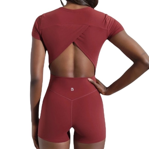 Buff Bunny Geo Cutout Short Sleeve Bodysuit Romper - Picture 3 of 6